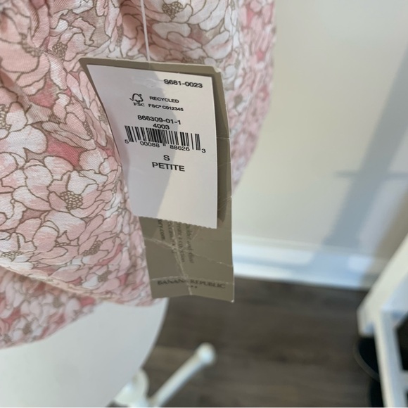 Banana Republic Floral One Shoulder Top Small Petite Fairygoth pastel feminine - Picture 3 of 8